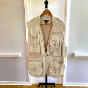 Banana Republic tan safari vest with tons of pockets